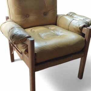 silla en madera y cuero