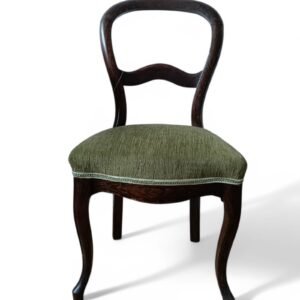 silla auxiliar tapete verde